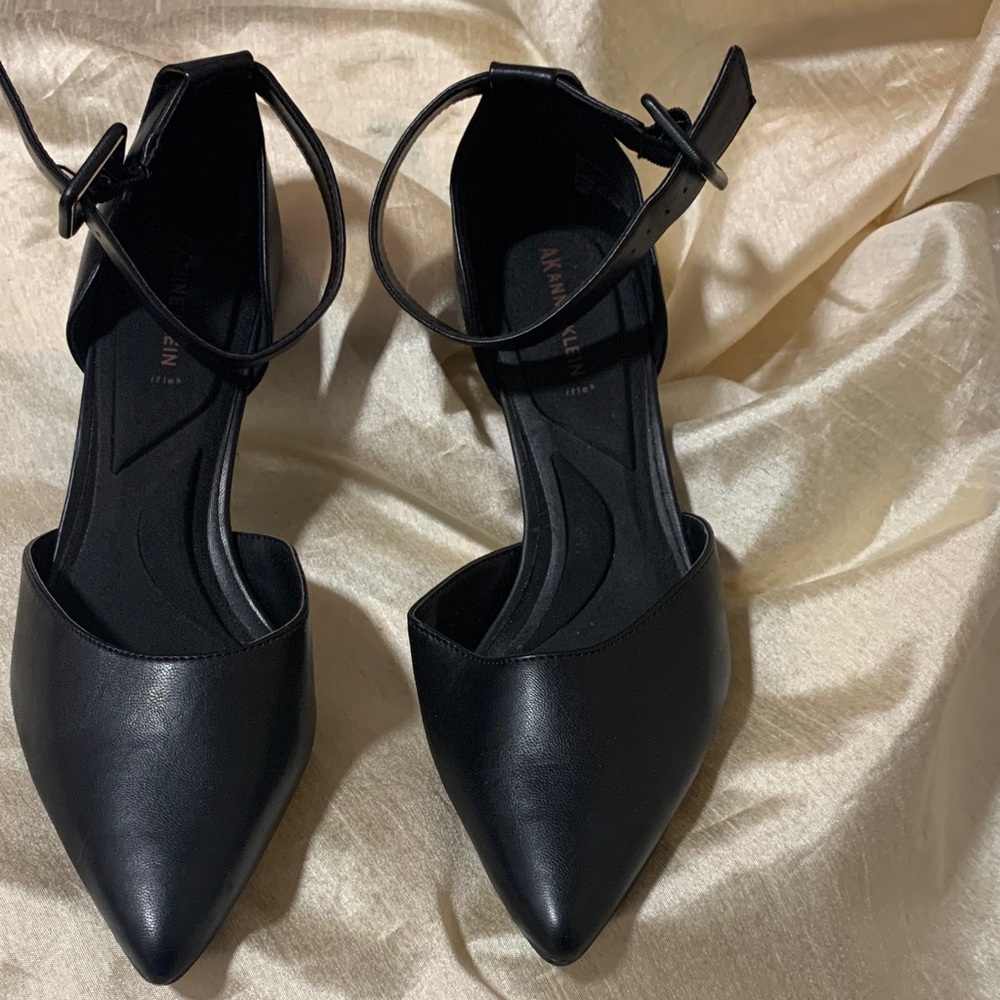 Anne Klein Black Pointed Toe Heels